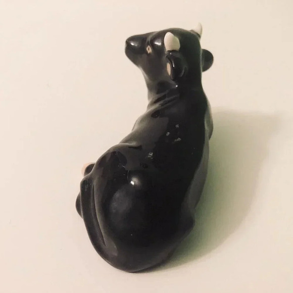Vintage Ceramic Bull Cow Figurine Black 3.5  Inch Long Figure - Picture 4 of 9